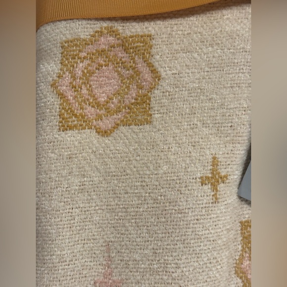 Disney Parks WISH Blanket Asha Star Chenille Throw NWT - Picture 5 of 7